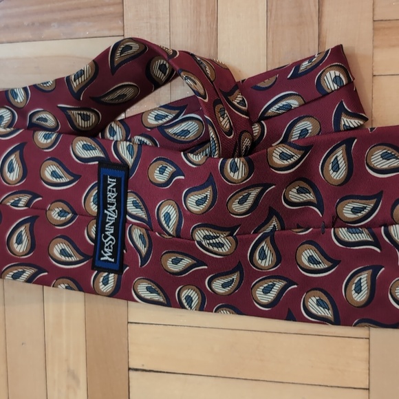 Authentic vintage Yves Saint Laurent paisley silk tie - Picture 2 of 3